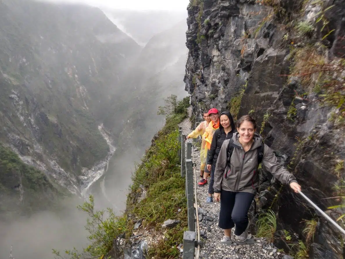 Zhuilu Clouds Zhuilu old trail tour in taroko gorge, jhuilu old trail