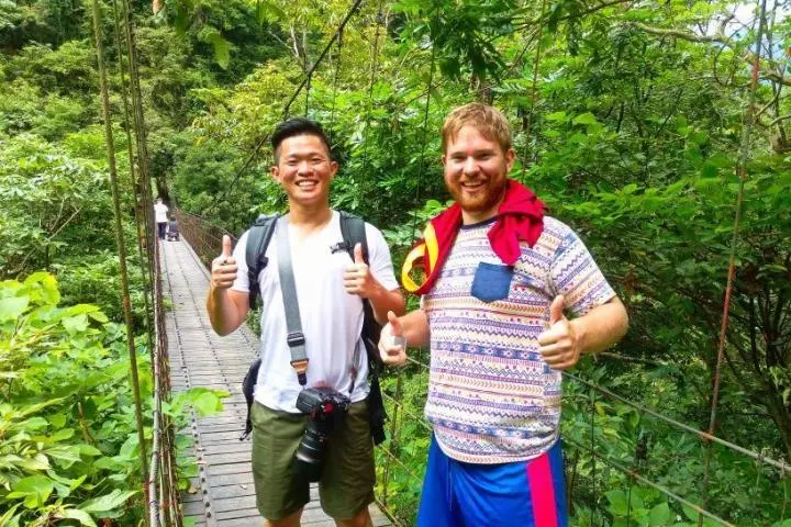 Taroko gorge trails in Taroko Park